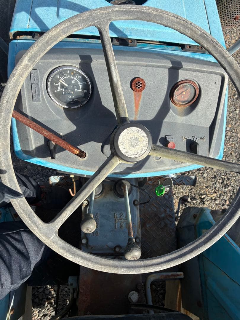 MITSUBISHI D3250 トラクター
