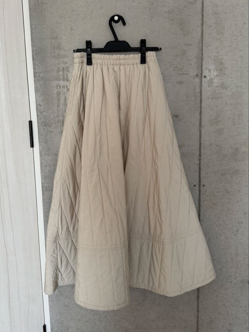 美品　キルティング フレアロングスカート
