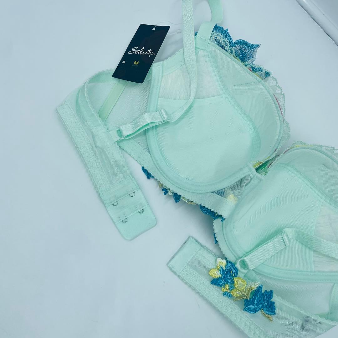 ワコール サルート 32G P-upタイプ 無邪気な少女が淑女へC75-M