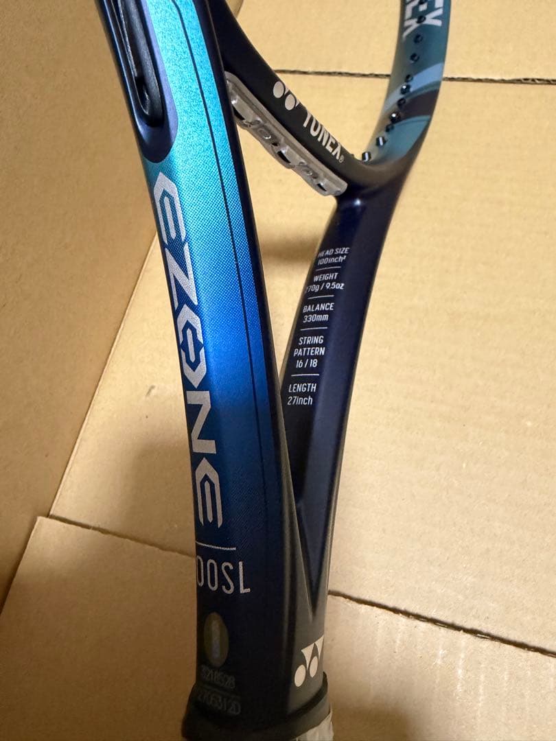 新品未使用　ヨネックス YONEX テニスラケット EZONE 100SL