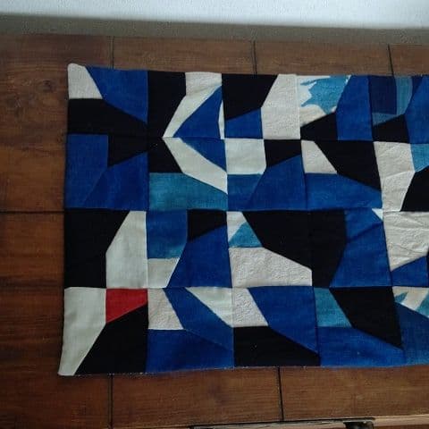 藍染古布の マットです。