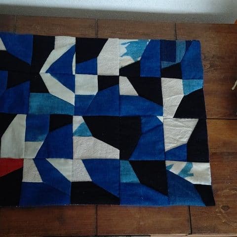 藍染古布の マットです。