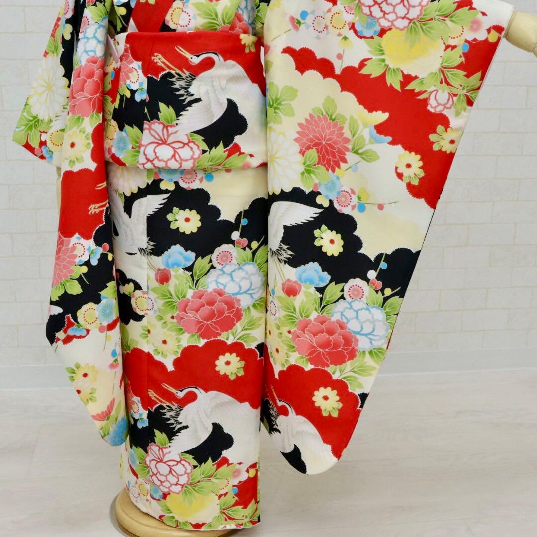 七五三　四つ身　四身　子供　キッズ 着物 鶴　花柄 7歳　古典　レトロ　モダン