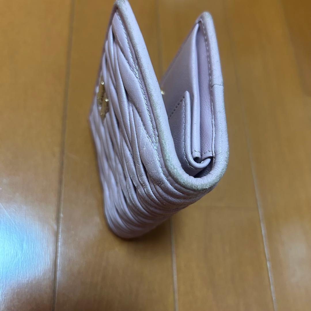 miumiu マテラッセ 二つ折り財布 コンパクト ピンクベージュ