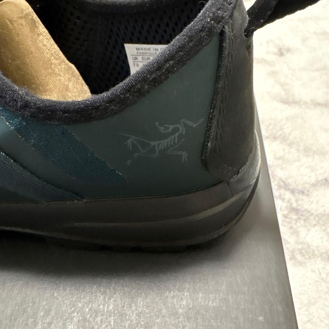 ARC'TERYX ARAKYS スニーカー