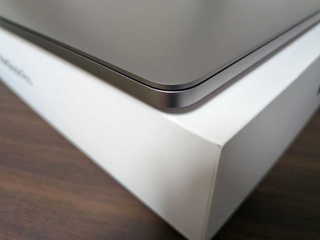 充電141回MacBook Pro 2020 13.3インチ i5 256GB