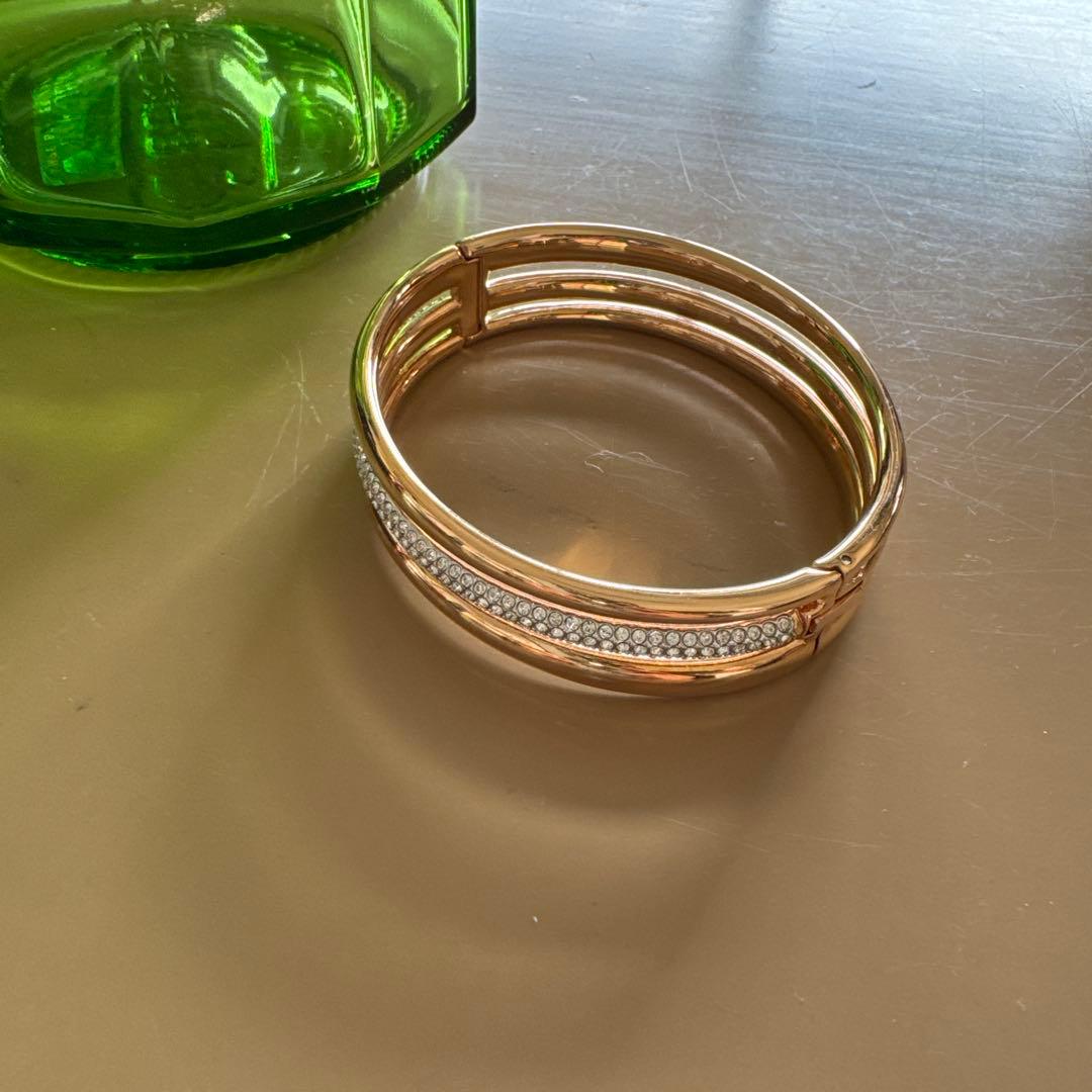 スワロフスキー　バングル　未使用品！
