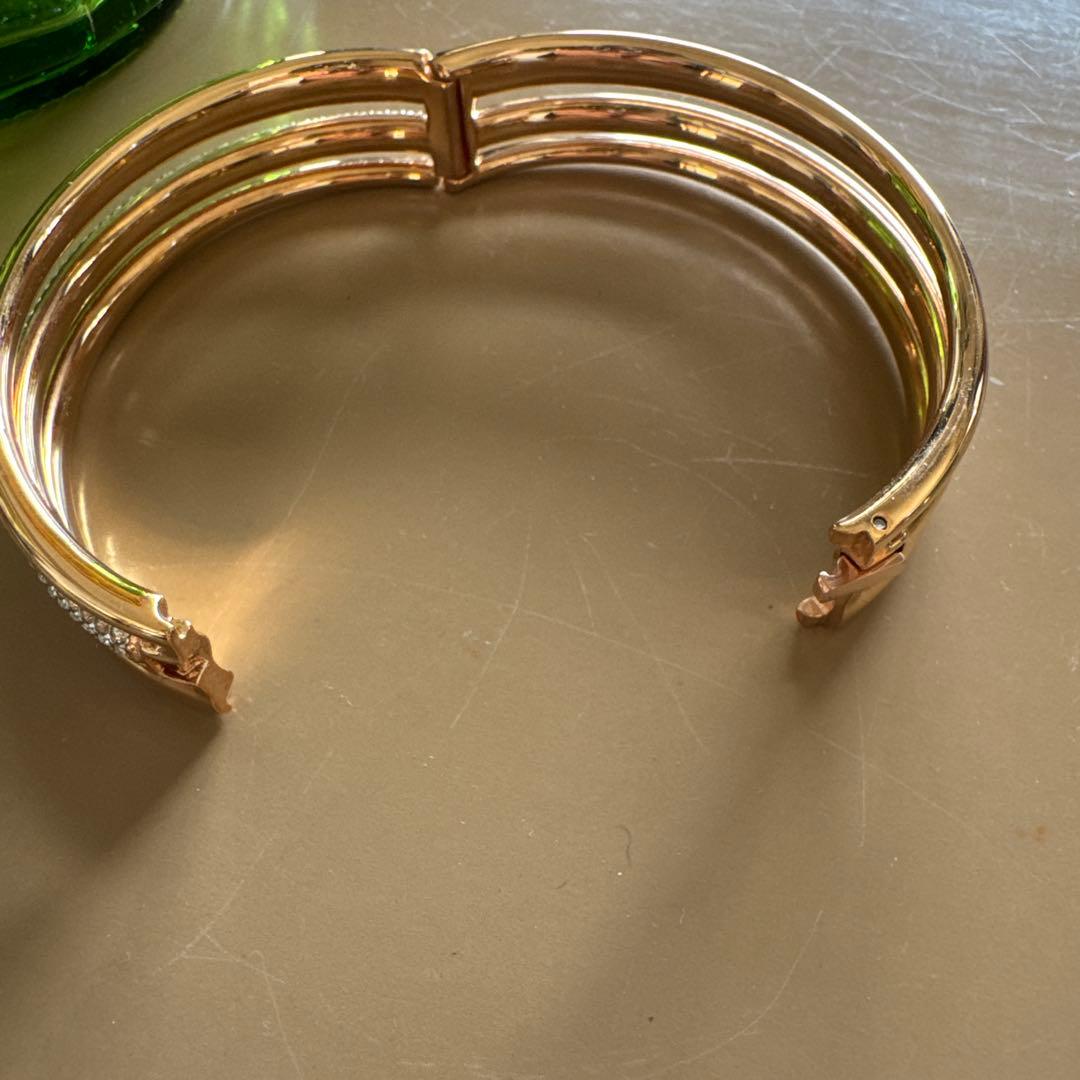 スワロフスキー　バングル　未使用品！