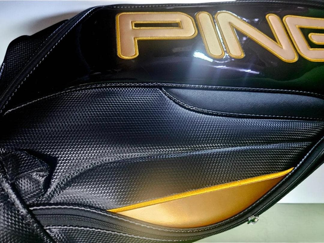 平野公平新品未使用　PING キャディバッグ 黒/金 高級商品