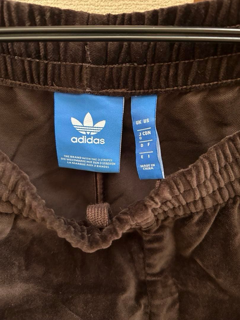 adidas ベロアジャージ ブラウン