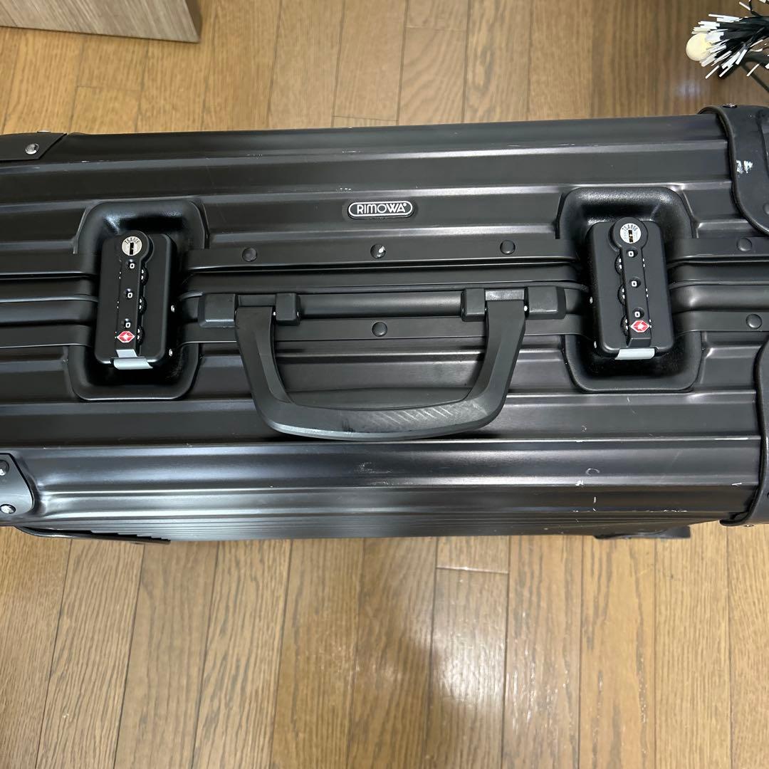 RIMOWA ブラック 中型キャリーケース