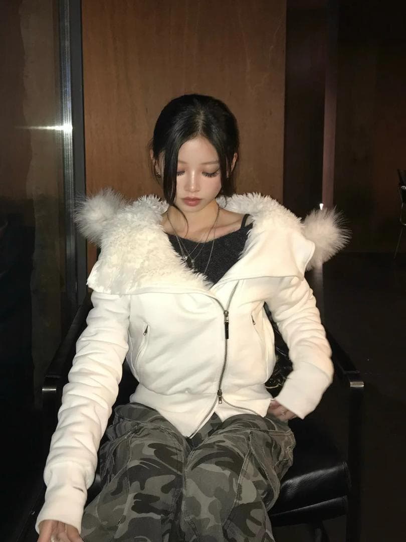 ^^♡さん専用 ファータッチフーディーライダースジャケット　ホワイト