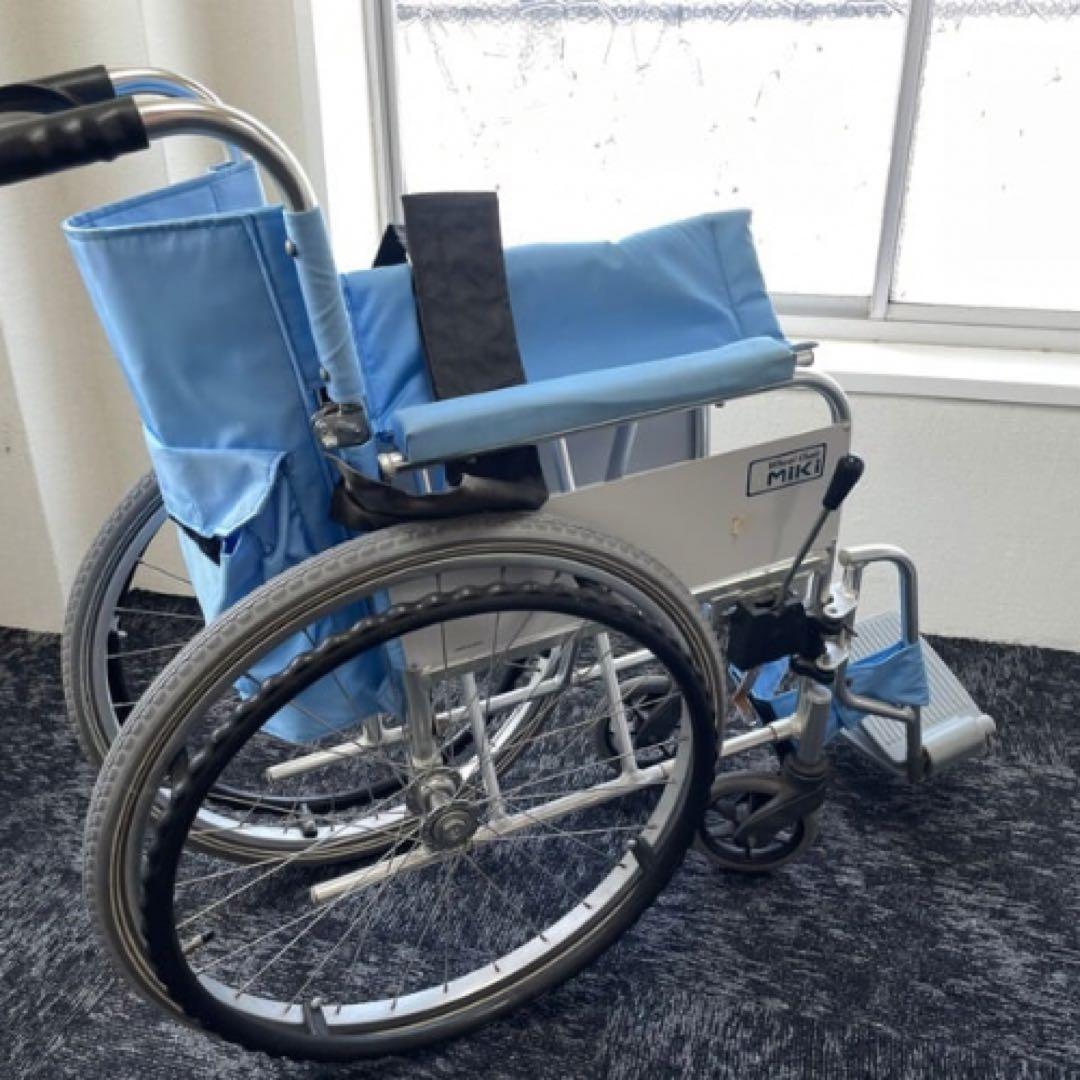 MiKi 車椅子 中古 軽量タイプ ブレーキ付き 介助式