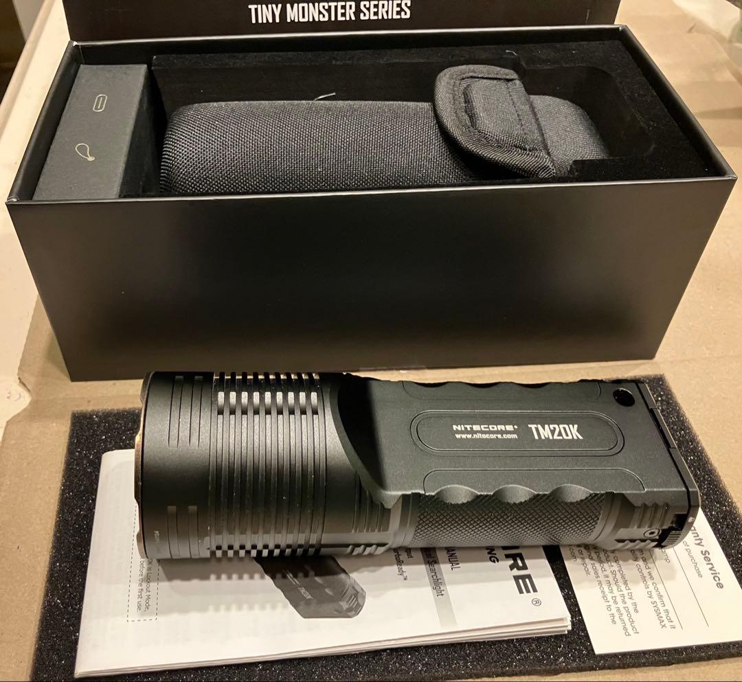 20000ルーメン NITECORE TM20K フラッシュライト