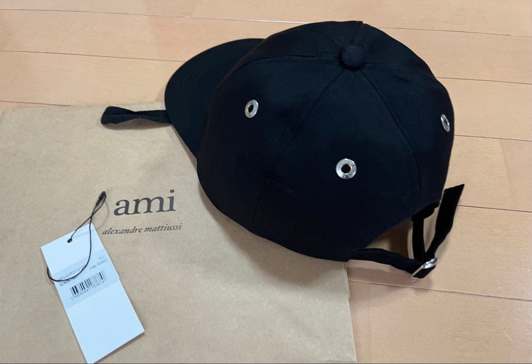 〔美品〕AMI PARIS キャップ ブラック　タグあり