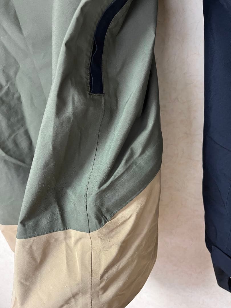 QUICKSILVER スノーウエア　Mサイズ ⚠️値下げ交渉 可⚠️