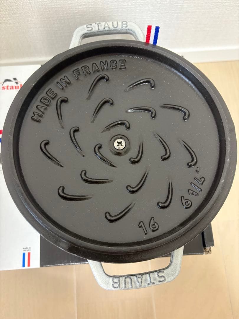 STAUB スノーフレーク両手鍋 16cm カンパーニュ