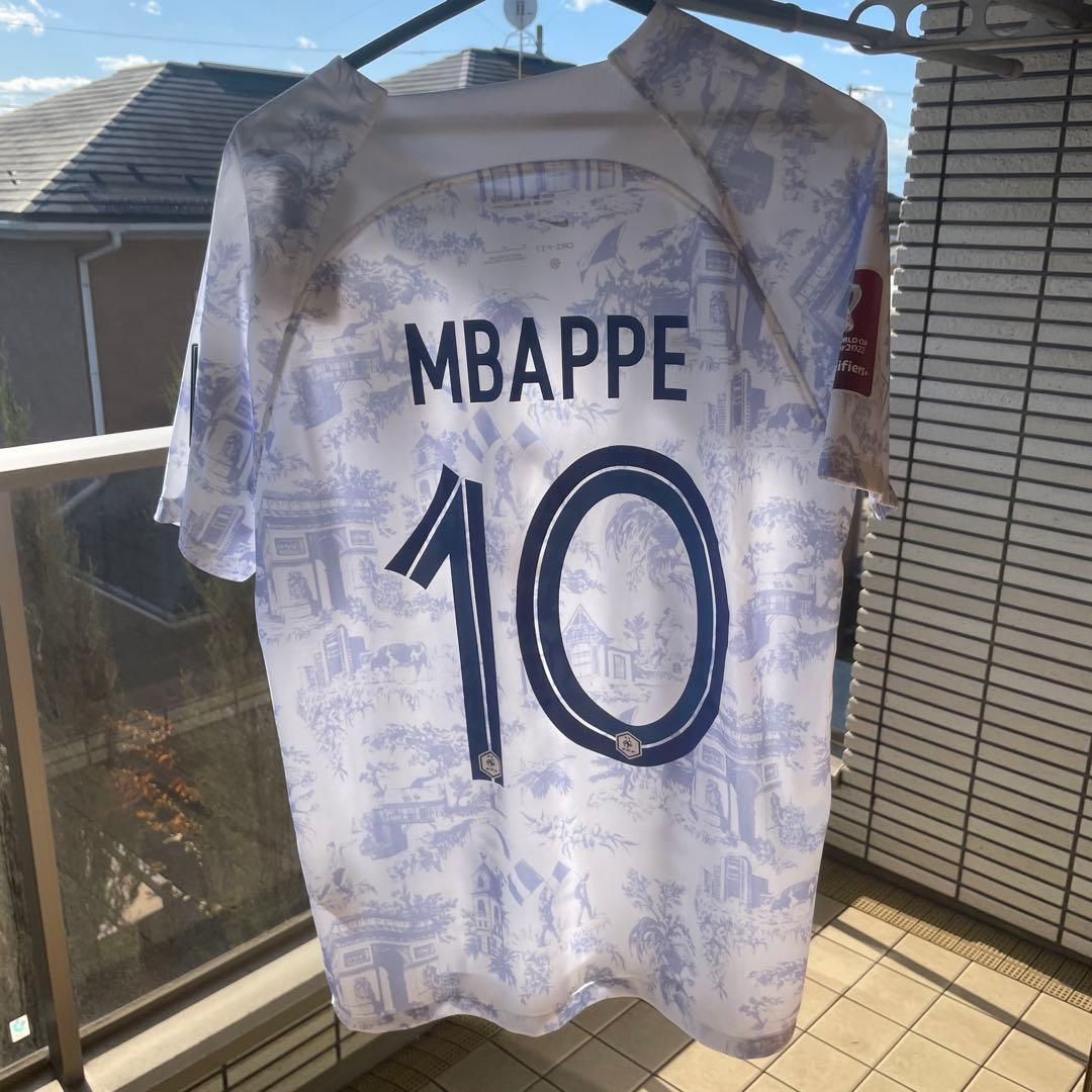 フランス代表 2022年アウェイユニホーム MBAPPE 10番 白色 Mサイズ