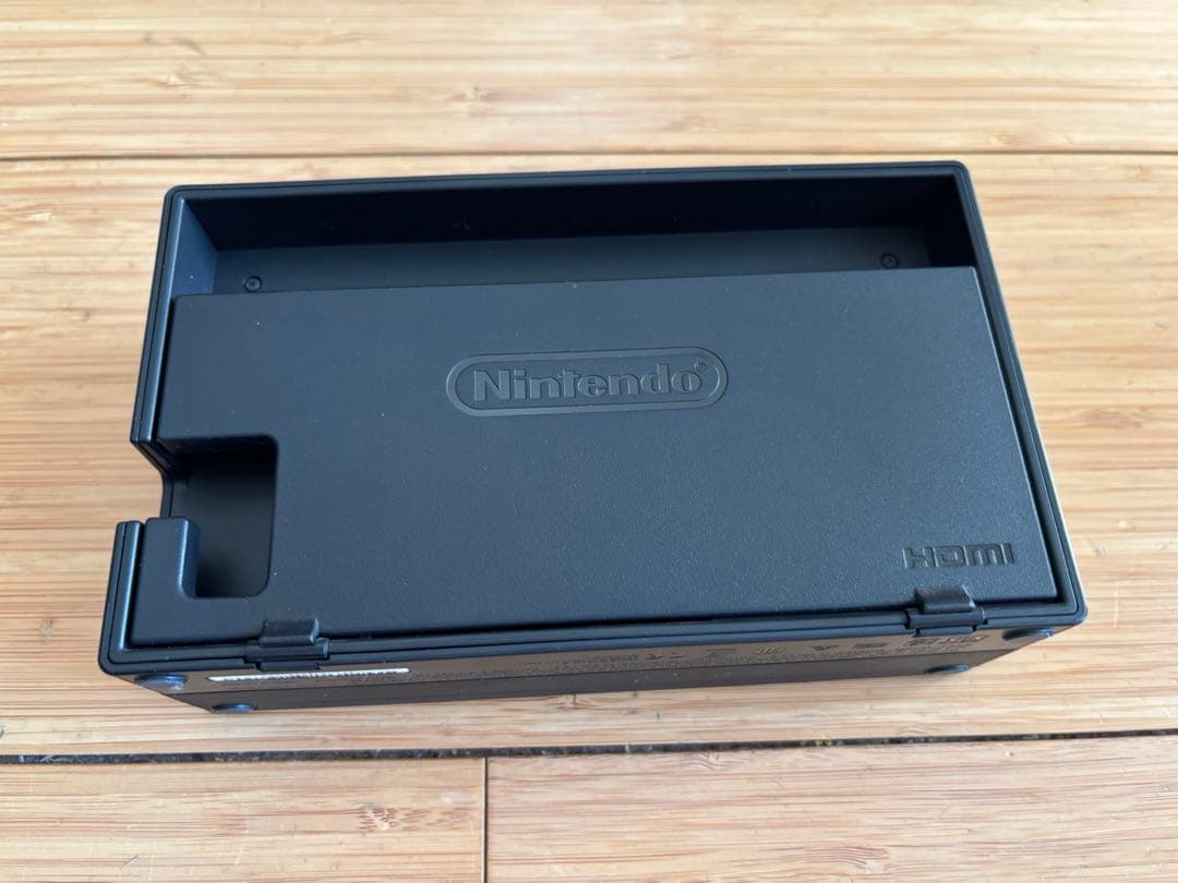 t*3様 Nintendo Switch 本体 青と赤 Joy-Con
