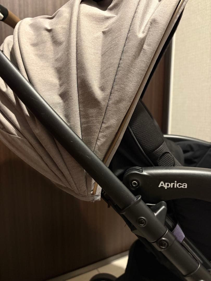 限定価格！2024年Aprica ラクーナクッションフリーADレインカバー付き