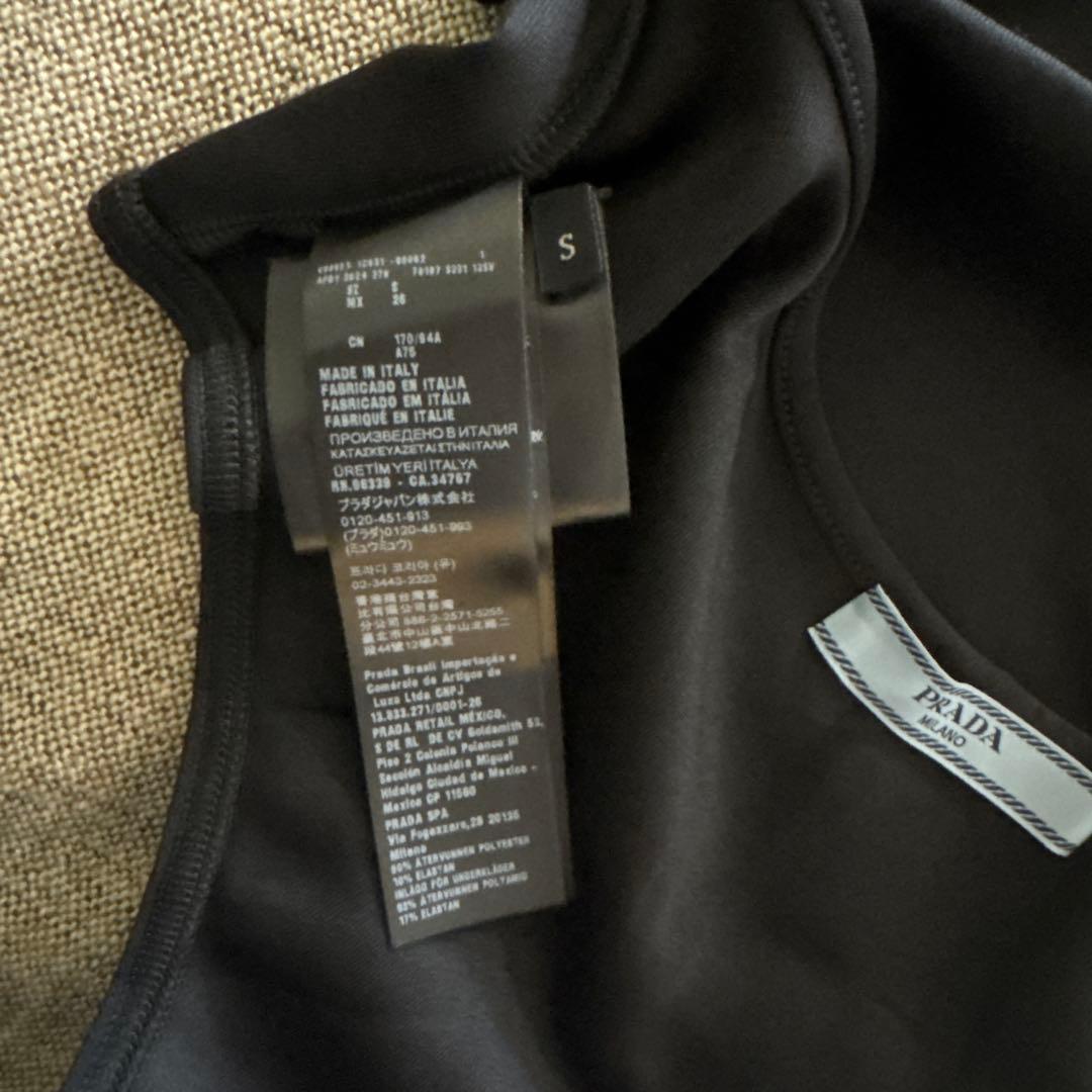 prada オープンバック　ワンピース水着