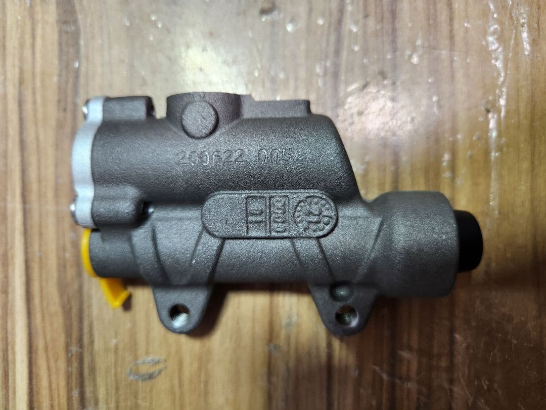 BRAKTEC リアブレーキマスターシリンダー　トライアル BETA EVO