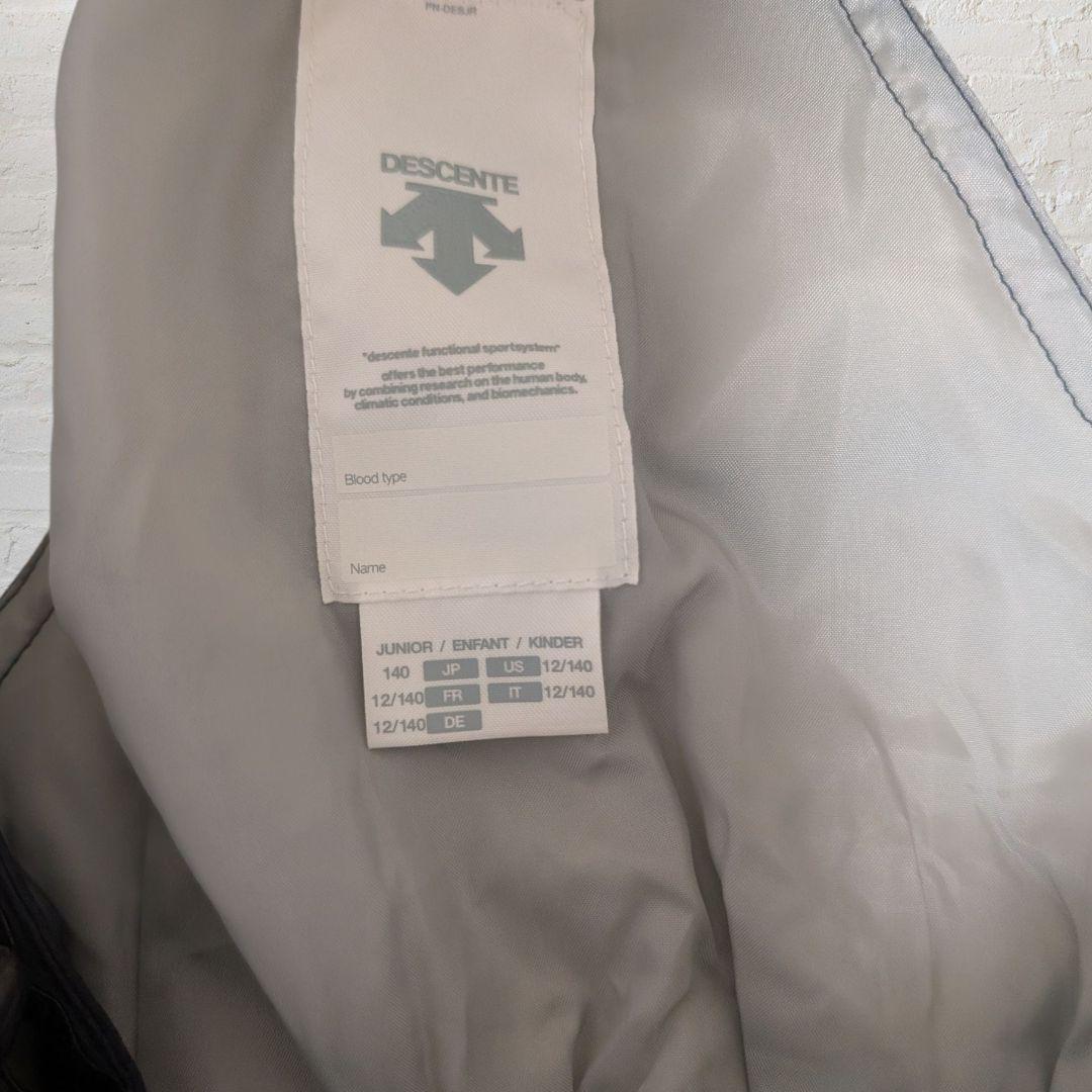 【美品】DESCENTE スキーウェア 140cm 防水透湿素材 　目立つ赤