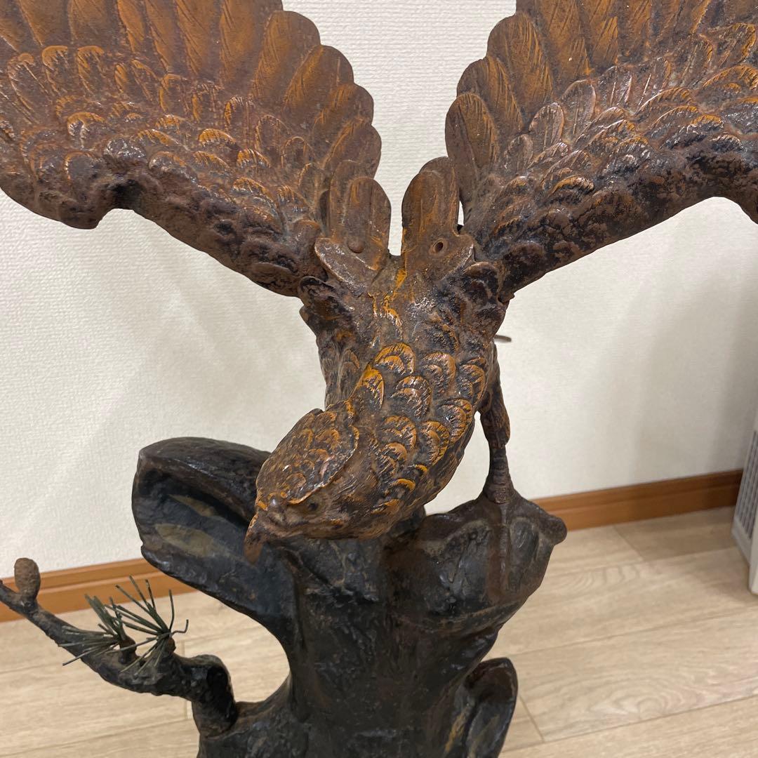鷹　松　松の木　鳥　ブロンズ　鉄製品　鉄製　銅彫金　彫刻　鳥　アンティーク 金運