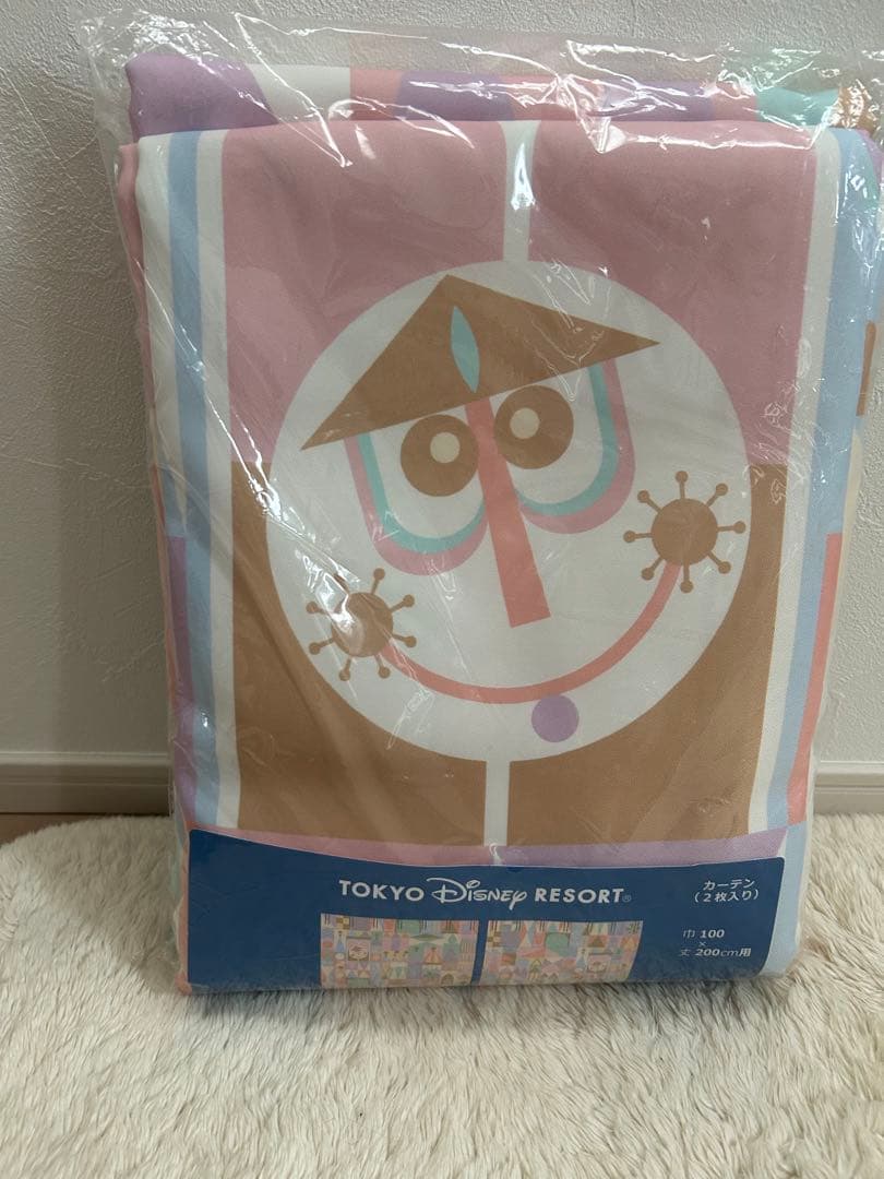 スモワ柄　カーテン　東京ディズニーリゾート スモールワールド