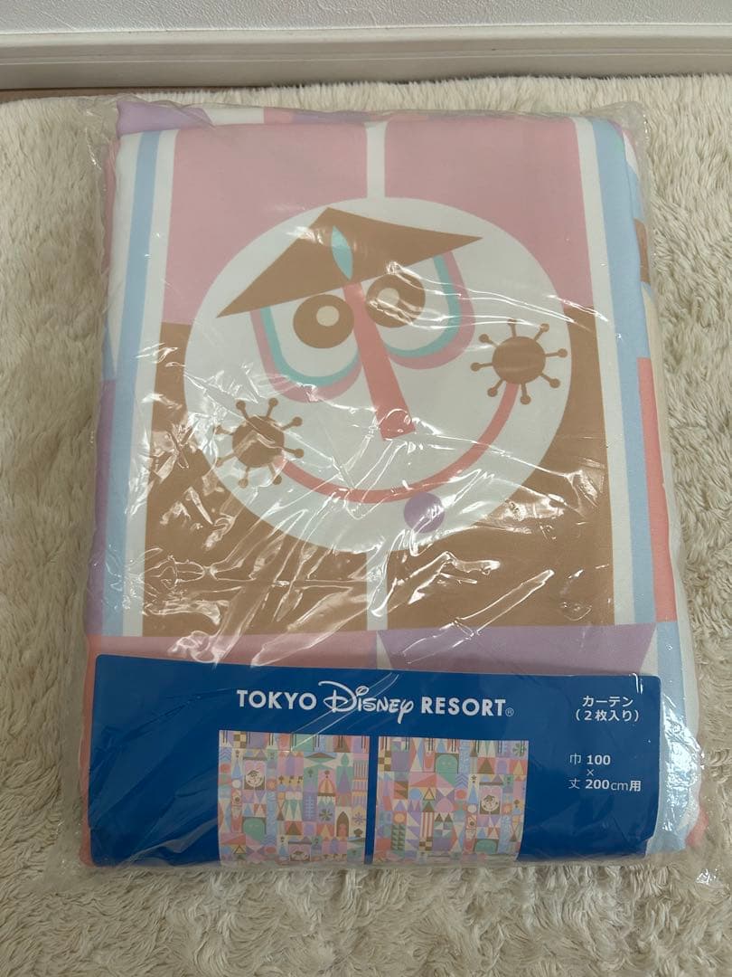 スモワ柄　カーテン　東京ディズニーリゾート スモールワールド