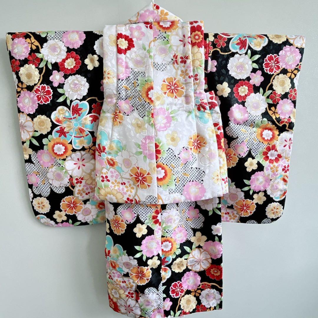 美品セット　七五三　３歳女の子　長着＆被布＆長襦袢＆小物　黒地×白地　桜　絞り柄