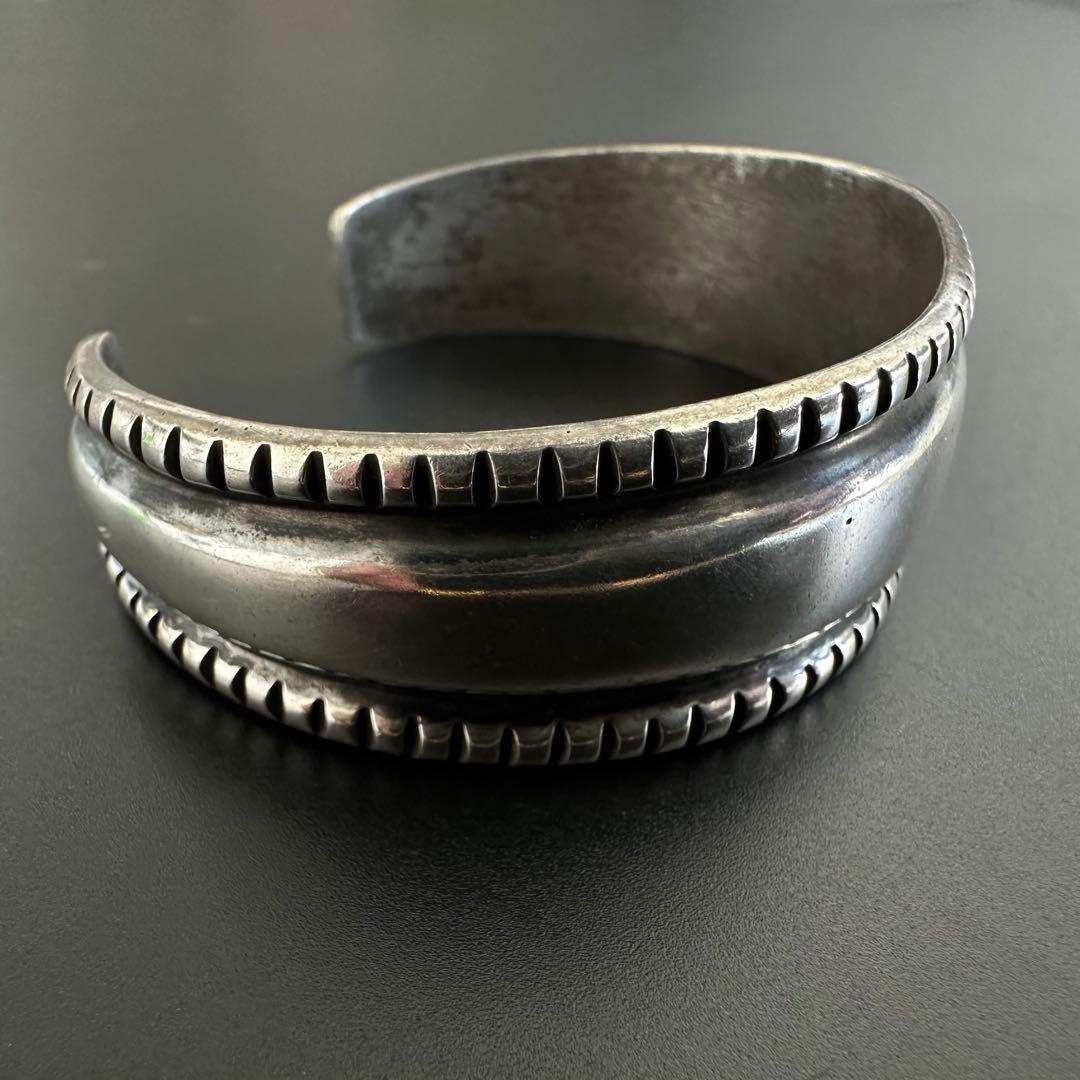 専用Navajo Aaron Anderson チゼルワーク バングル 21mm