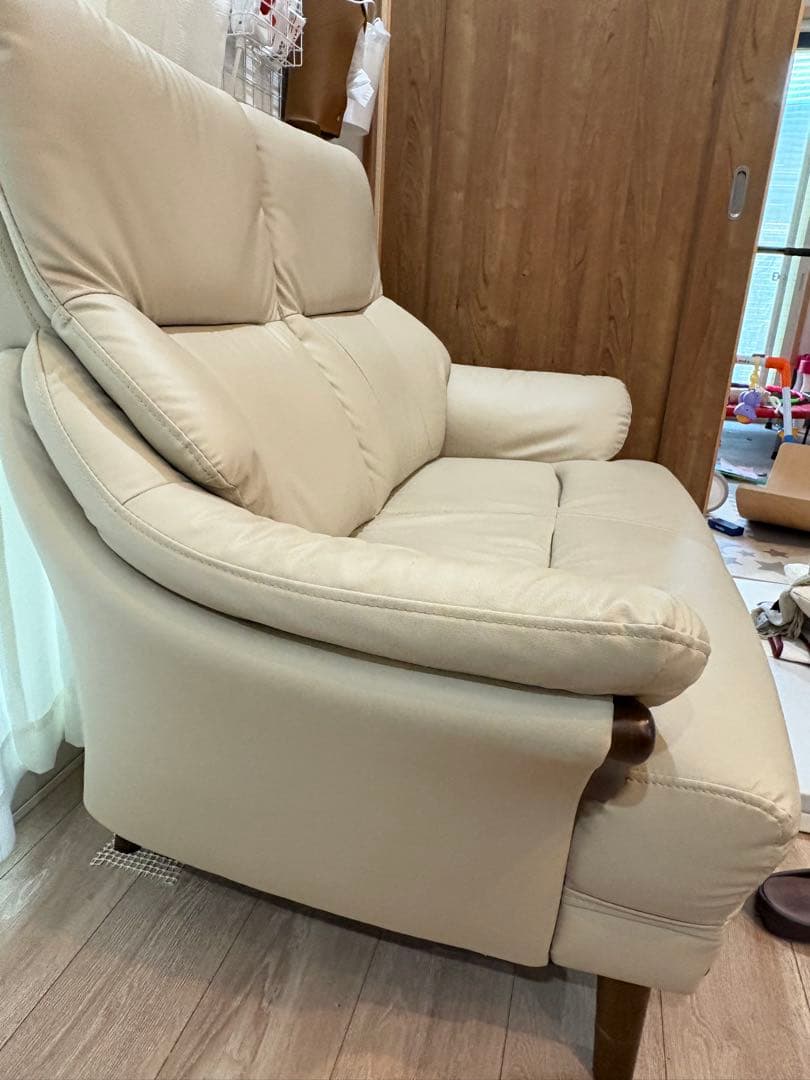 【美品】ニトリ傷・汚れに強い合成皮革 2人用ソファ(Nシールド コウテイ