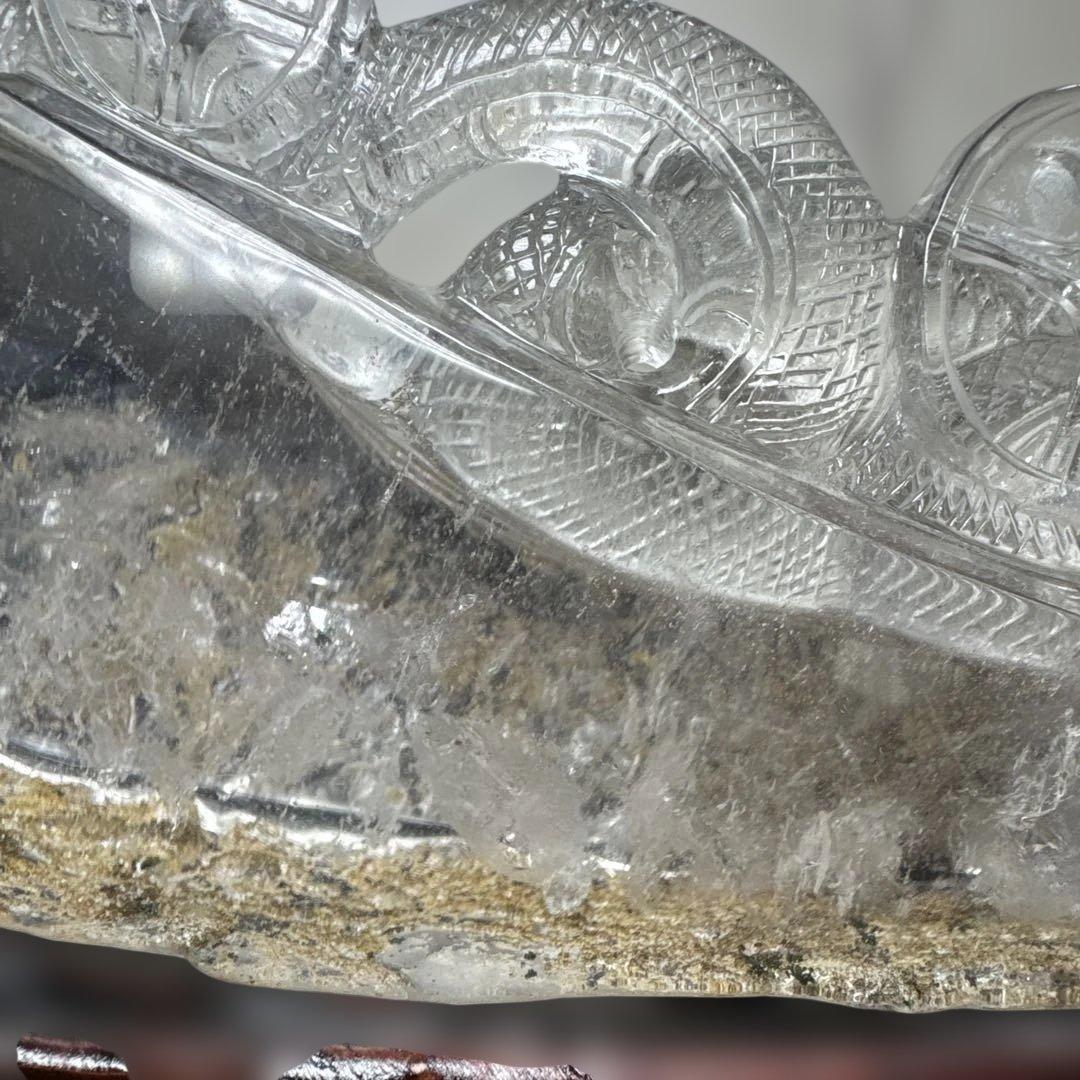 天然水晶 白蛇彫刻 霊獣 宝珠 古銭 元宝 2kg級 置物
