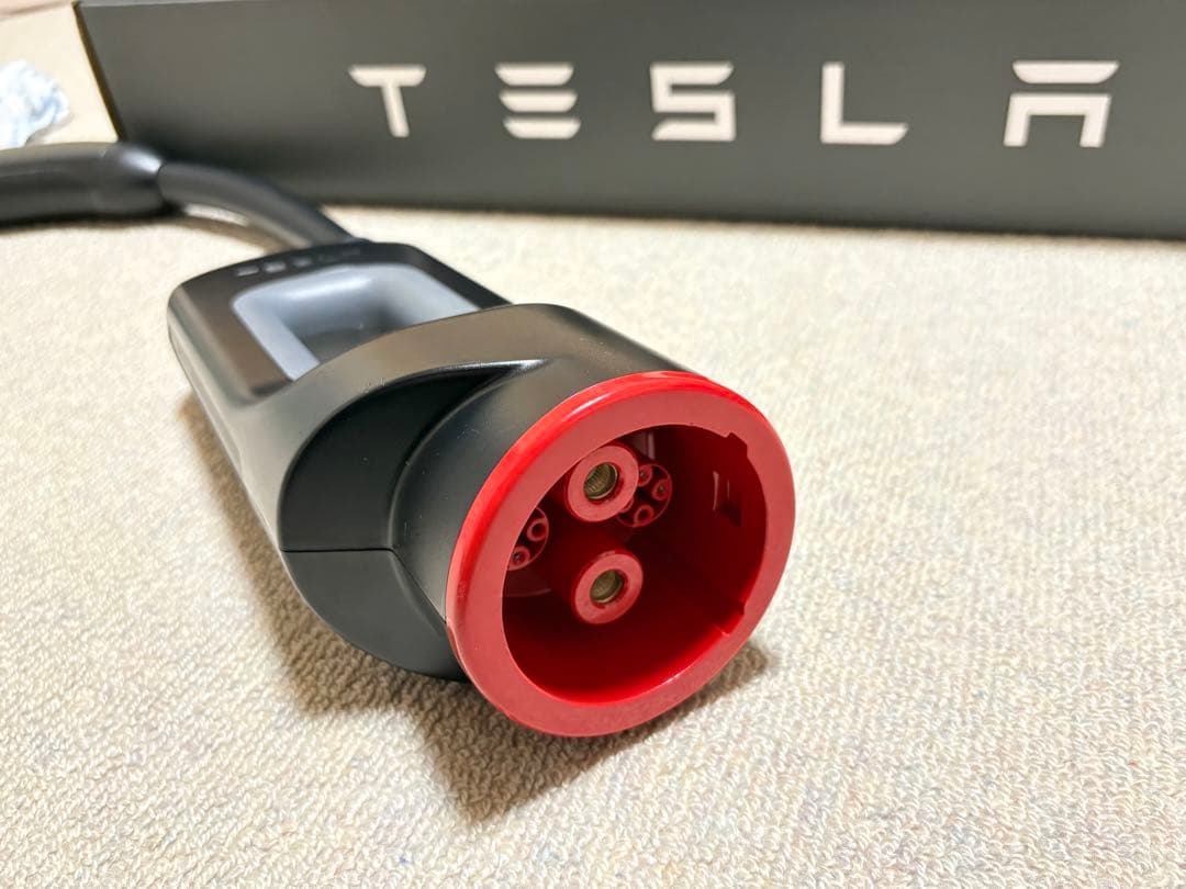 【TESLA純正・日本版】CHAdeMO チャデモアダプター テスラ急速充電器