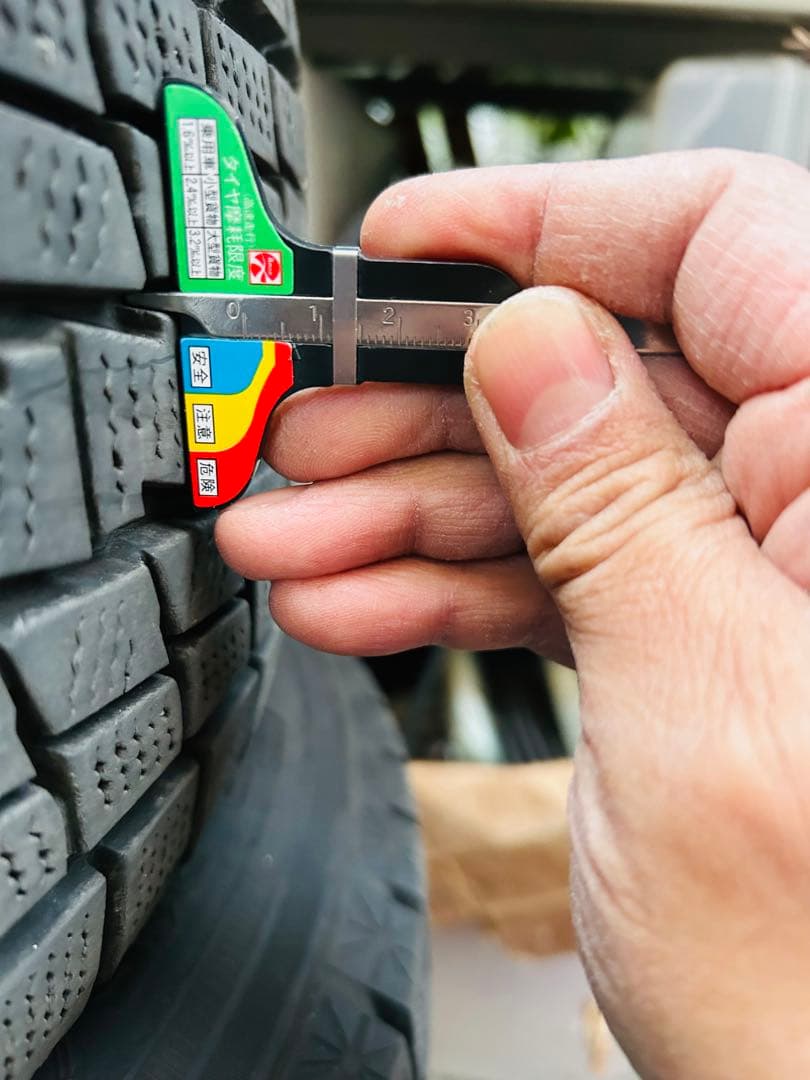 D*i様 Jeep レネゲード　純正ホイール　 スタッドレスタイヤ 16インチ