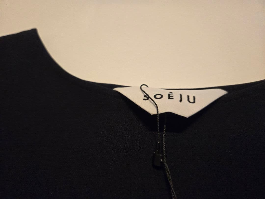 未使用タグ付【soeju ソージュ】ショートスリーブコクーンブラウス　ネイビー