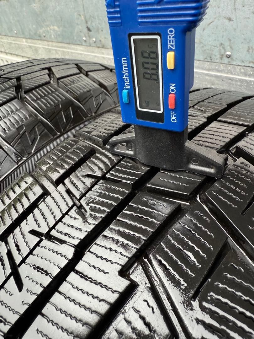 広告の品ヨコハマスタッドレス215／50R17 91Q超深溝