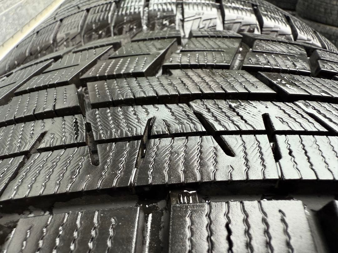 広告の品ヨコハマスタッドレス215／50R17 91Q超深溝