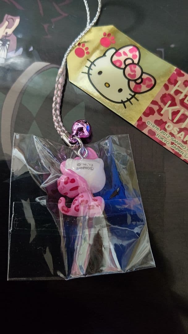 ハローキティ大阪　ピンクのヒョウ着ぐるみ　根付ストラップ　サンリオ　レトロ