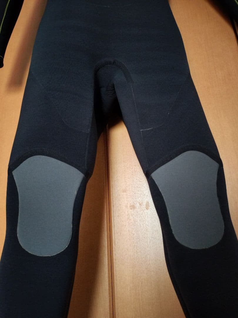 美品　BEWET ウェットスーツ