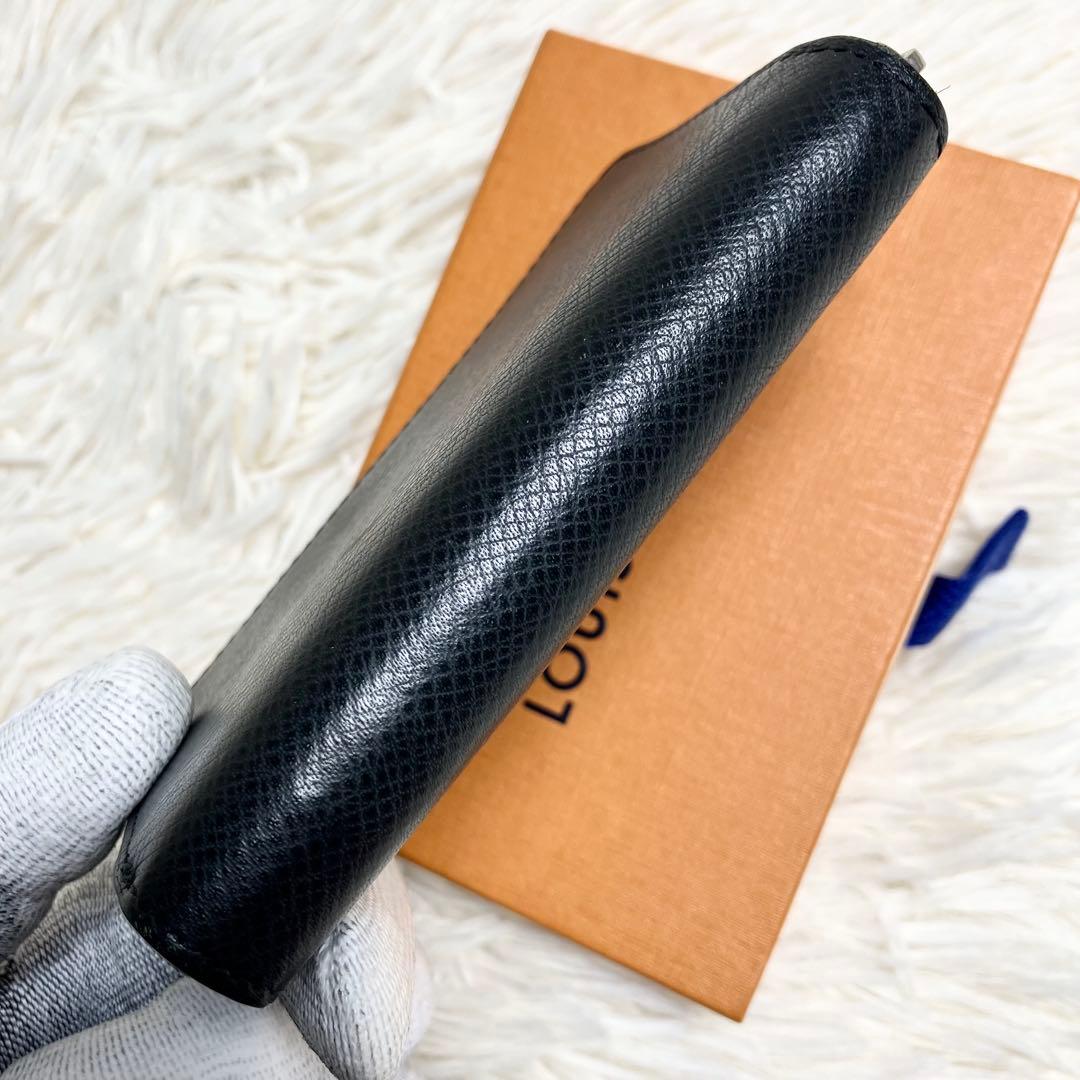 良品 ルイヴィトン タイガ パース ジッピー 箱付き