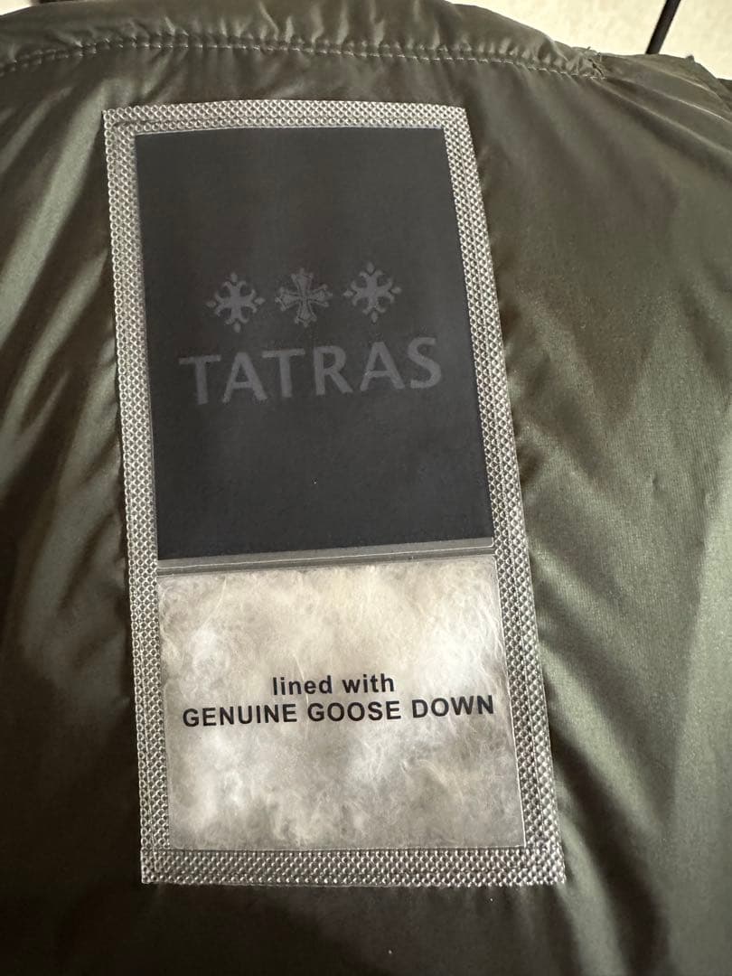 【美品】TATRAS オリーブグリーン ダウンジャケット サイズ４