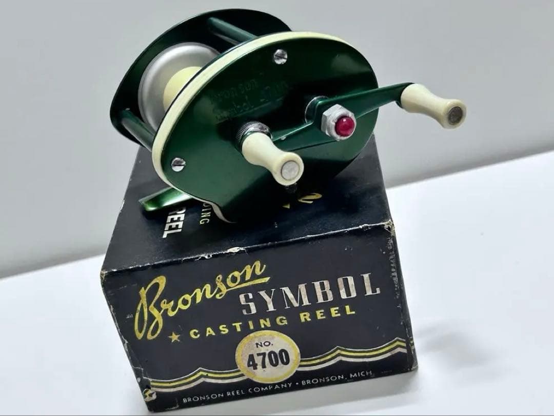Bronson Symbol 4700 ブロンソン