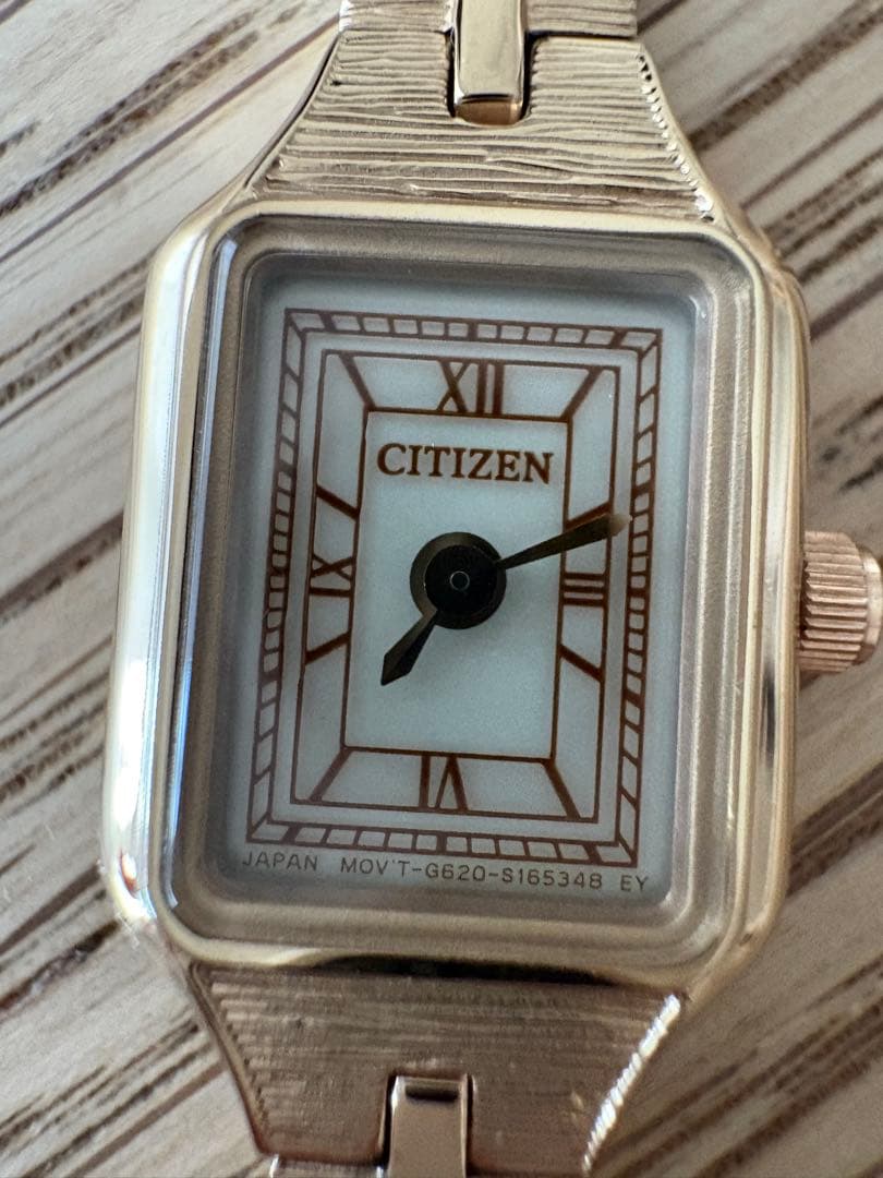 CITIZEN クォーツ 腕時計 金色
