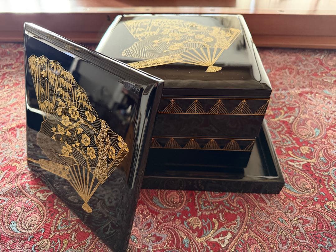 輪島塗（重要無形文化財）沈金二段重箱 重台付 木製共箱付き