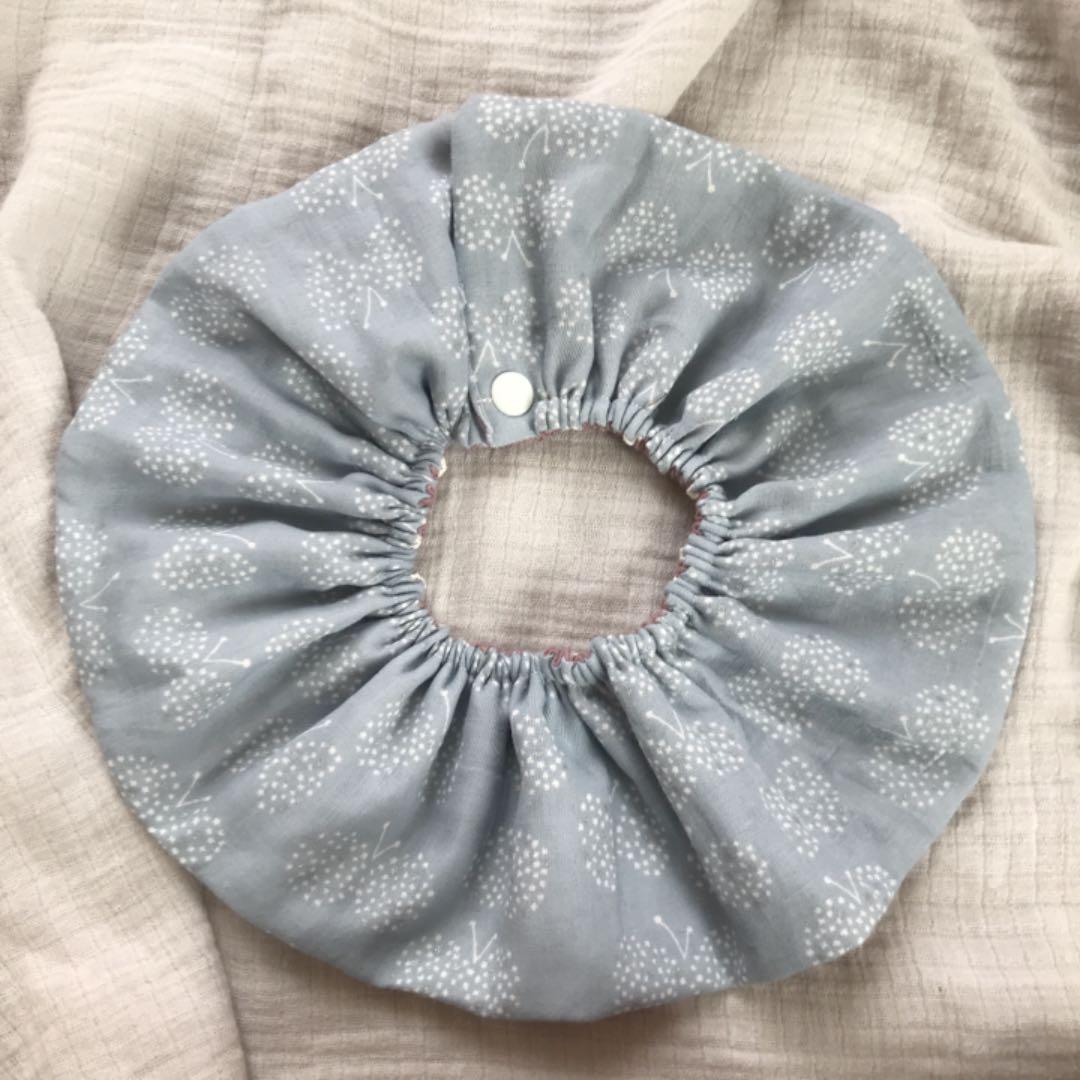 再販★あずきミルクドット×グレーちょうちょ★ ハンドメイド　リバーシブル　スタイ