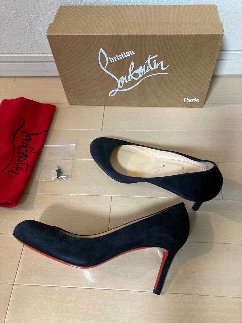 ＫTVです‼️未使用Christian Louboutin 38.5
