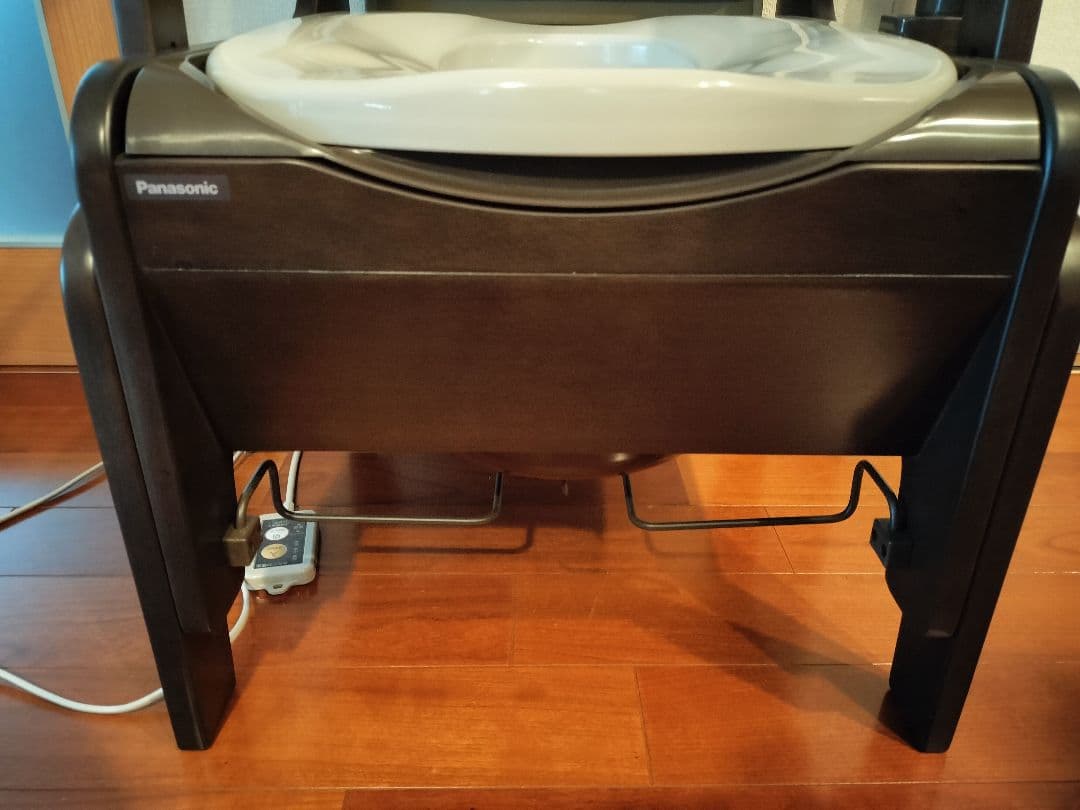 タァミィ【美品】Panasonic 家具調トイレ PN-L23208