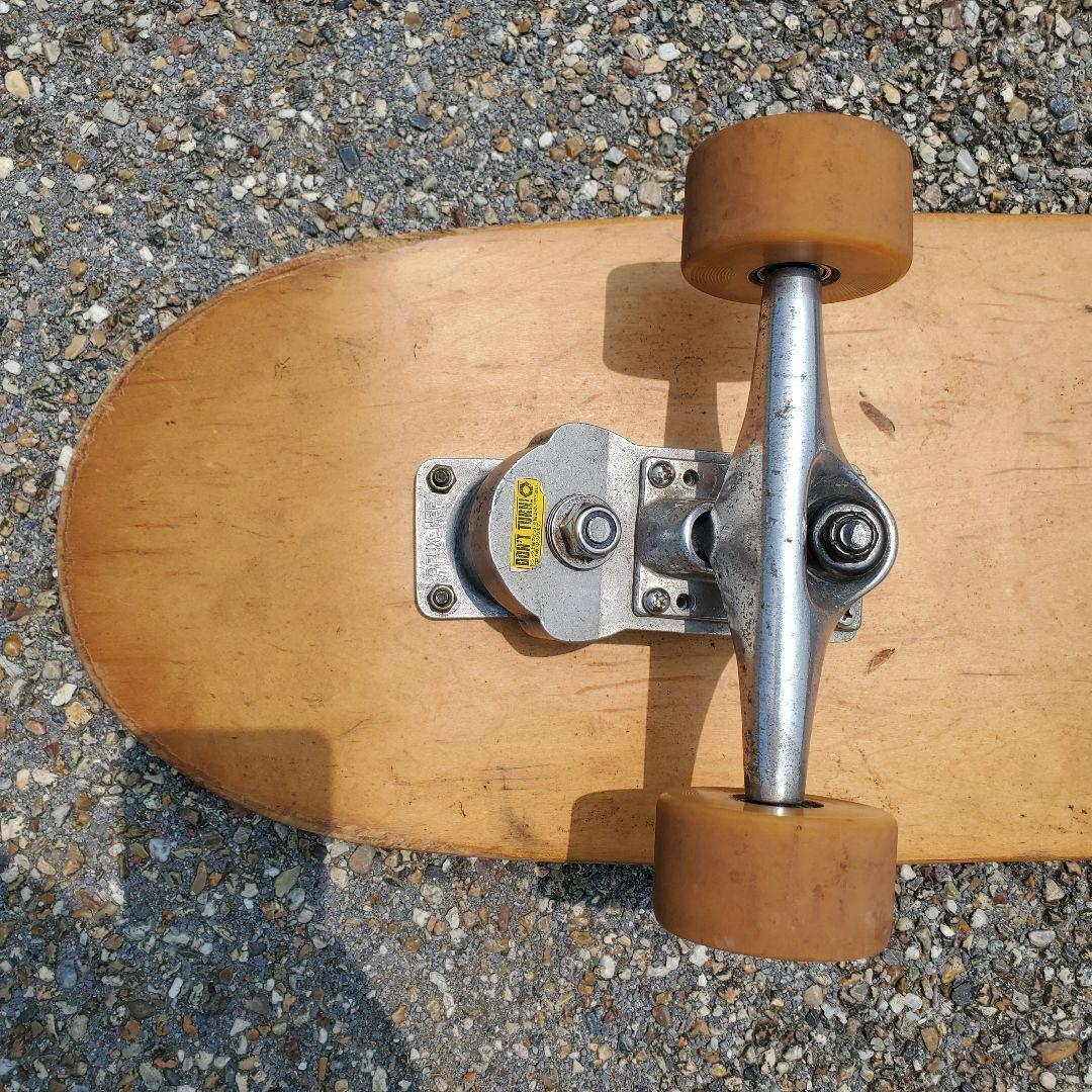 DEUX NEE 中古 Carverタイプトラック搭載 サーフスケートボード
